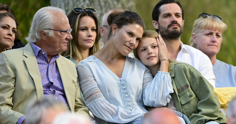 Kungen har en nära relation till prinsessan Estelle. Kungen, kronprinsessan Victoria och prinsessan Estelle