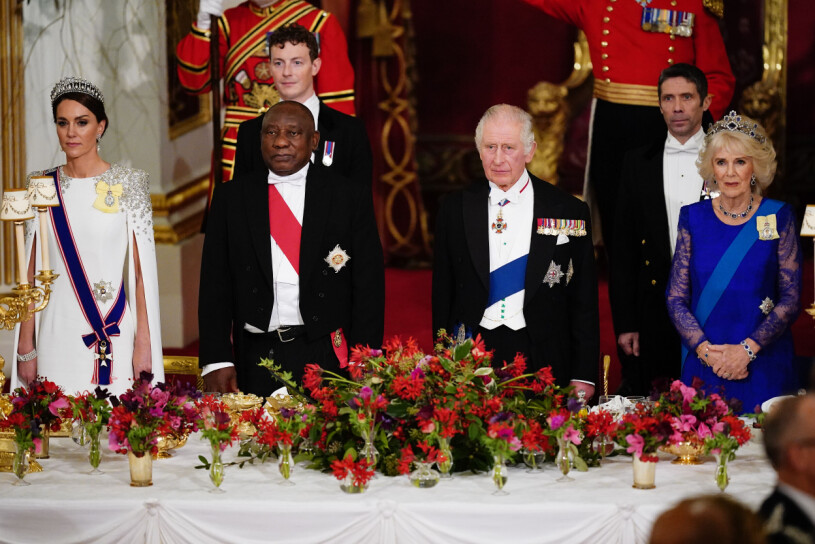 Den brittiska kungafamiljen Sydafrikas president Cyril Ramaphosa med en galamiddag på Buckingham Palace.mm