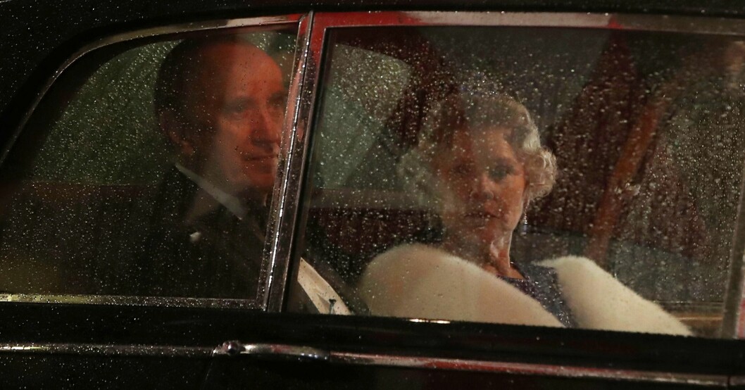 Skådespelarna Imelda Staunton och Jonathan Pryce under inspelningen av femte säsongen av The Crown. Imelda Staunton och Jonathan Pryce