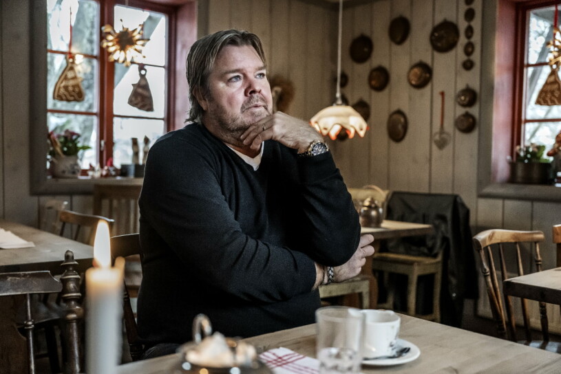 Tomas Brolin intervjuas på café Tant Brun i Sigtuna.