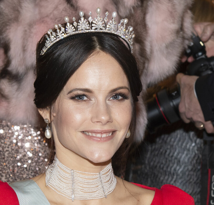 Prinsessan Sofia i sitt halsband från LWL Jewelry. Prinsessan Sofia i pärlhalsband från LWL Jewelry på Nobel 2018