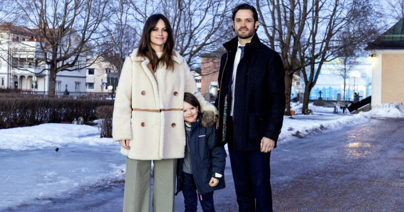 Både Sofia och Alexander var på plats som stöd! Prins Carl Philip och prinsessan Sofia med prins Alexander närvarar vid till den traditionella högtidsfesten i Mora kyrka inför Vasaloppet.
