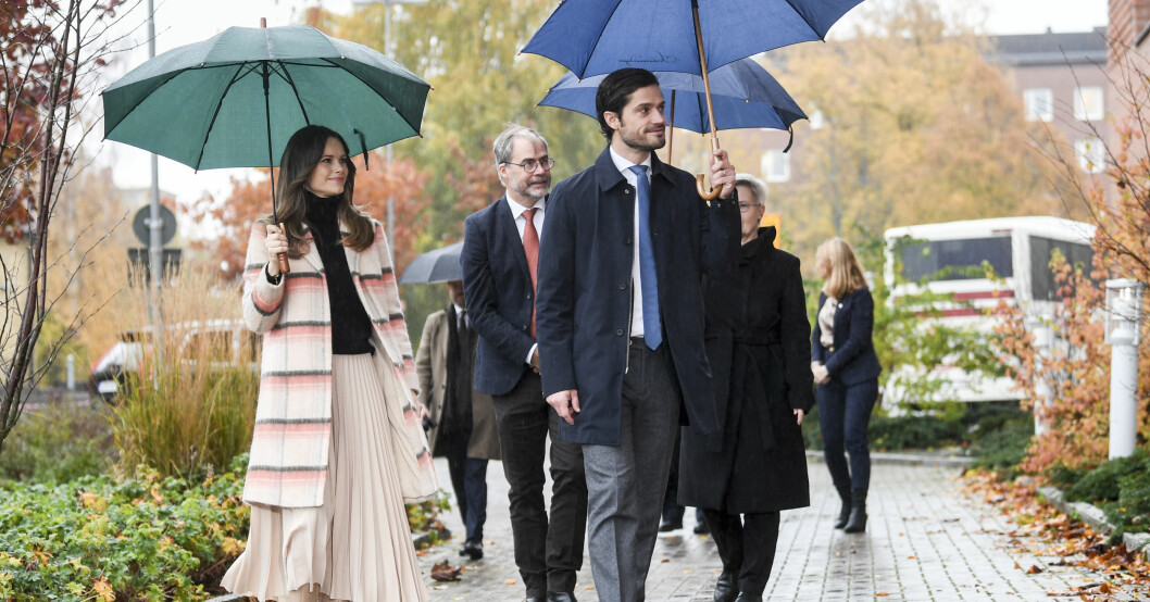 Prinsessan Sofia och prins Carl Philip gjorde ett första stopp vid Centralsjukhuset i Karlstad. prinsessan sofia prins carl philip karlstad
