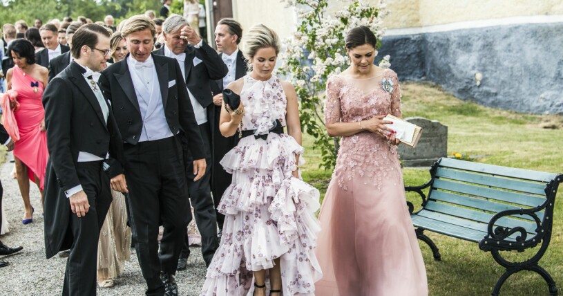 Märta Schörling och Linus Andreen tillsammans med prins Daniel och kronprinsessan Victoria.