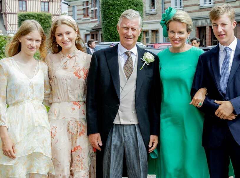 Stort firande i belgiska kungafamiljen: Detta har kallats årets största kungliga bröllop! Belgiska kungafamiljen: kung Philippe och drottning Mathilde med sina barn prinsessan Eleonore, prinsessan Elisabeth och prins Emanuel