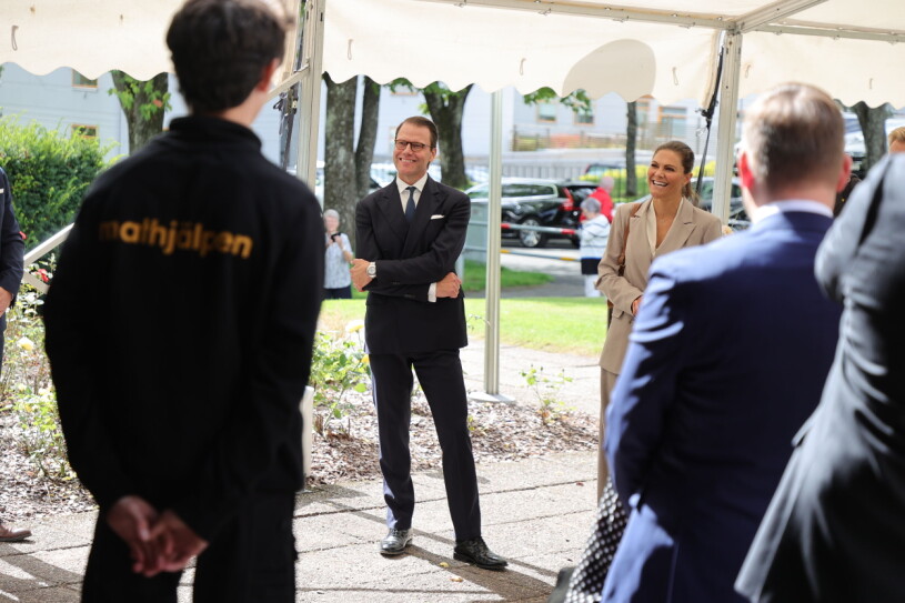 Prinsens snygga favoritpose! Kronprinsessan Victoria Prins Daniel Västra Götaland Skövde Länsbesök
