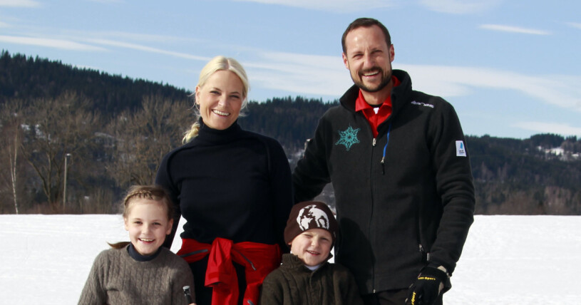 Som alla norrmän gillar den norska kronprinsfamiljen att vara ute i naturen – inte minst om vintern.