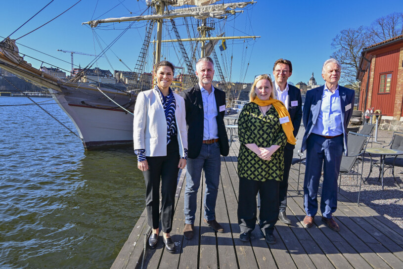 Victoria med sina värdar Tina Elfwing, Magnus Breitholtz, Anders Mannesten och Thomas Flinck. Kronprinsessan Victoria med Tina Elfwing, Magnus Breitholtz, Anders Mannesten och Thomas Flinck