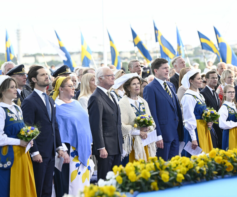 Kungafamiljen samlad på Skansen. Kungen och kungafamiljen under nationaldagen 2022