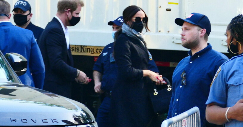 Meghan Markle klädde sig misstänksamt varmt under New York-vistelsen, enligt Page Six. Meghan Markle