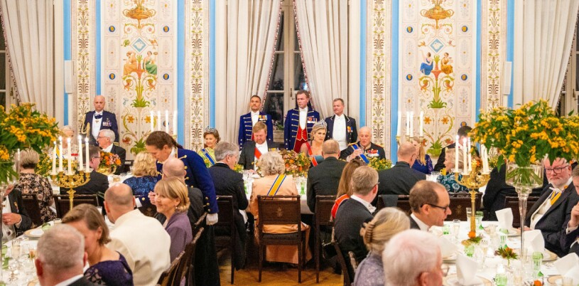 Fullsatt i paradmatsalen. Galamiddag Norska Kungafamiljen Maxima Willem-Alexander
