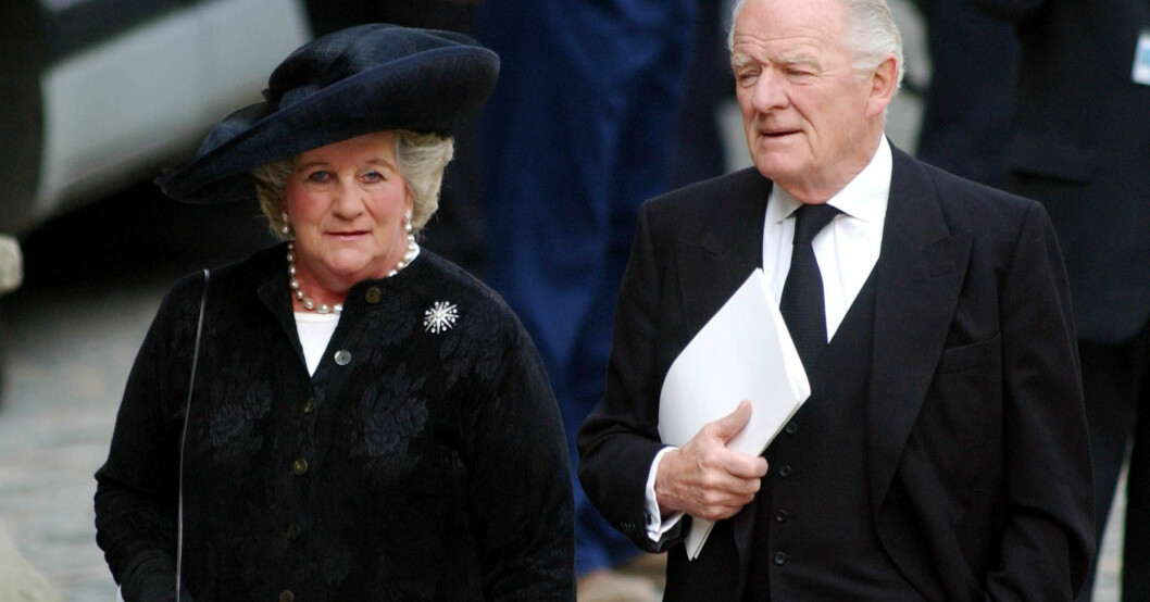 Lady Mary och Sir Timothy Colman när de deltog i drottningen Elizabeths mammas begravning. lady mary colman drottning elizabeth