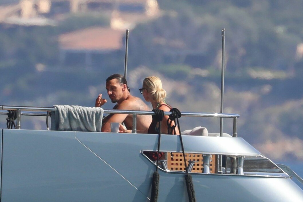 Zlatan och Helena i samspråk – man ser att känslorna svallar. Zlatan och Helena i samspråk – man ser att känslorna svallar.