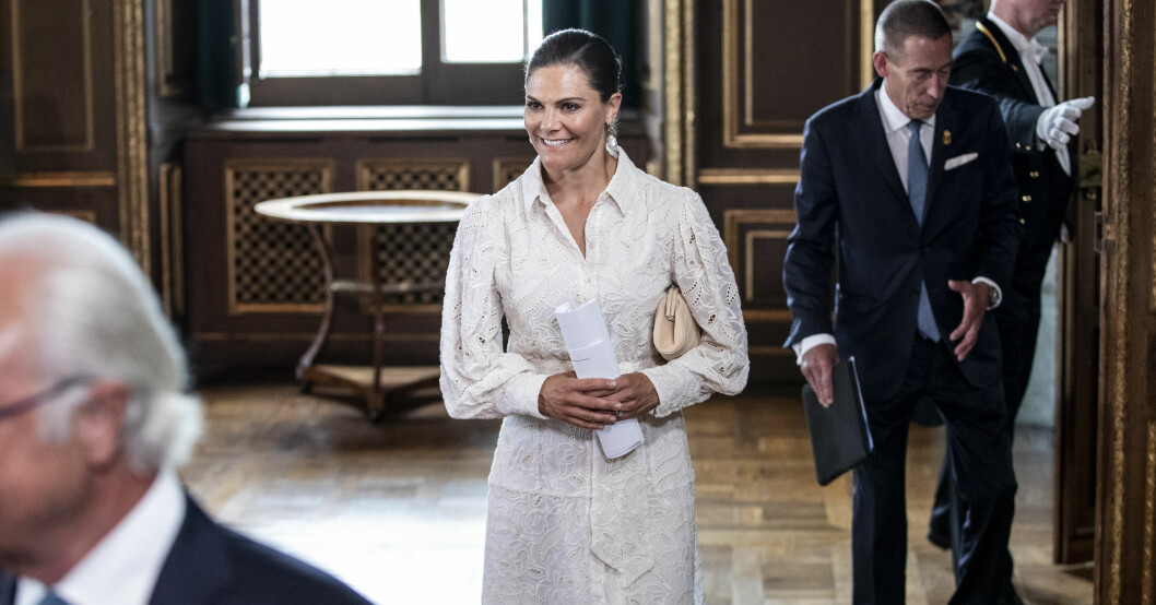 Kronprinsessan bar sin klänning från Valerie. victoria