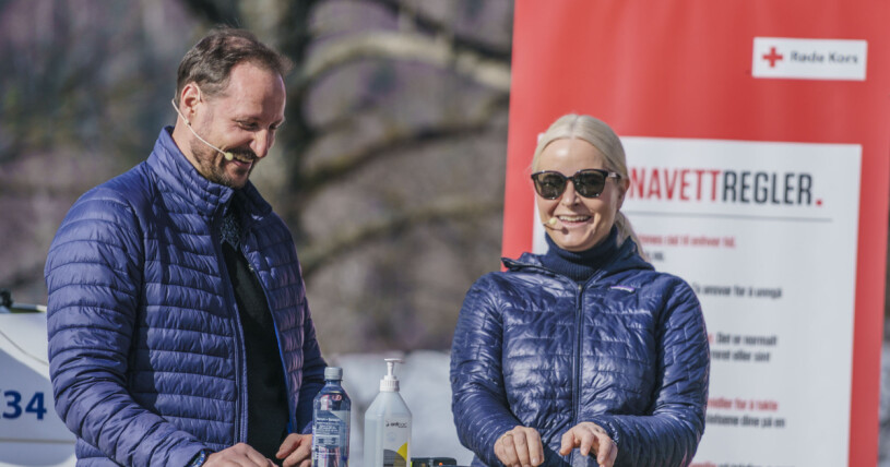 Förra veckan invigde Mette-Marit Röda korsets påskberedskap. Foto: Kronprins Haakon och kronprinsessan Mette-Marit