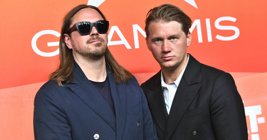Johnossi (John Engelbert och Oskar "Ossi" Bonde) på Grammisgalan 2021.