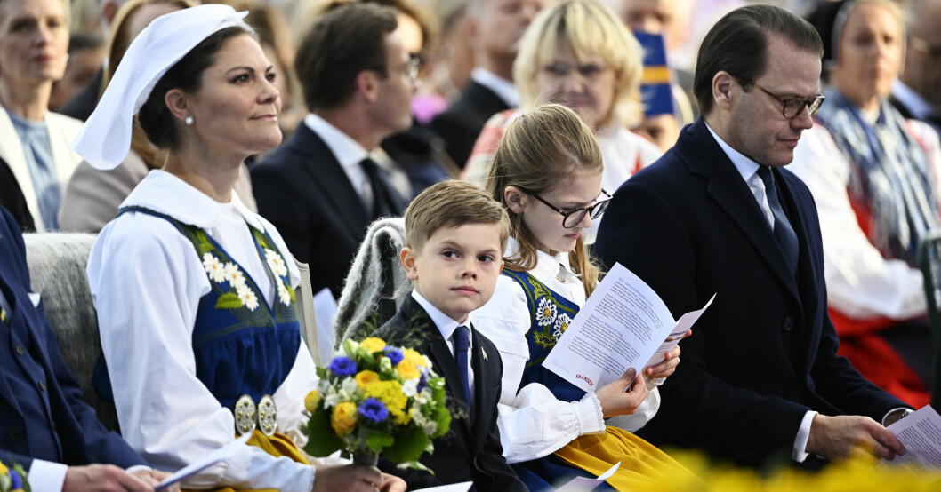 Prins Oscars debut! Kronprinsessfamiljen