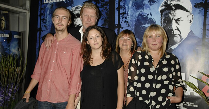 Familjen Lassgård på premiär för Jägarna