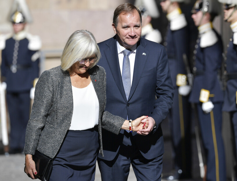 Och här är statsministerns eget lilla kärleksögonblick. Stefan Löfven kom gående hand i hand med sin Ulla, väldigt fint. Statsminister Stefan Löfven Ulla Löfven Riksmötet 2021