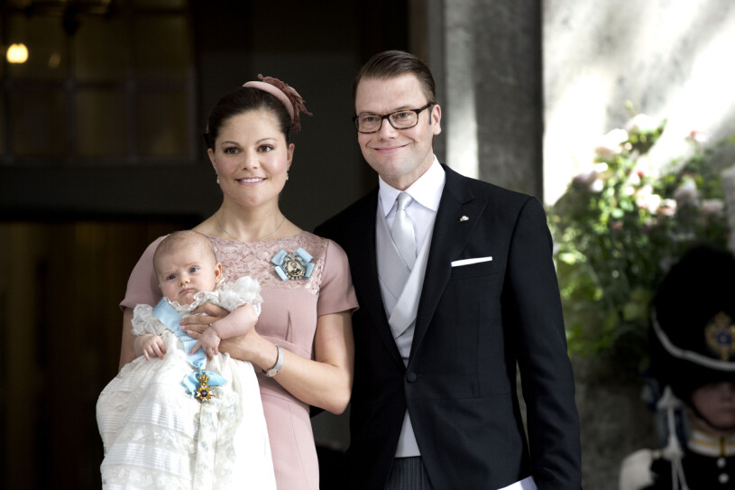 Många skriver att Estelles dop känns som igår! Prinsessan Estelle, kronprinsessan Victoria och prins Daniel vid prinsessan Estelles dop i Slottskyrkan