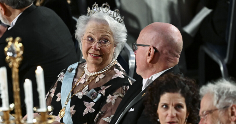 Prinsessan Christina minglar med Nobelpristagen i kemi, K. Barry Sharpless. Prinsessan Christina och Nobelpristagaren i kemi, K. Barry Sharpless, under Nobelbanketten i Stadshuset