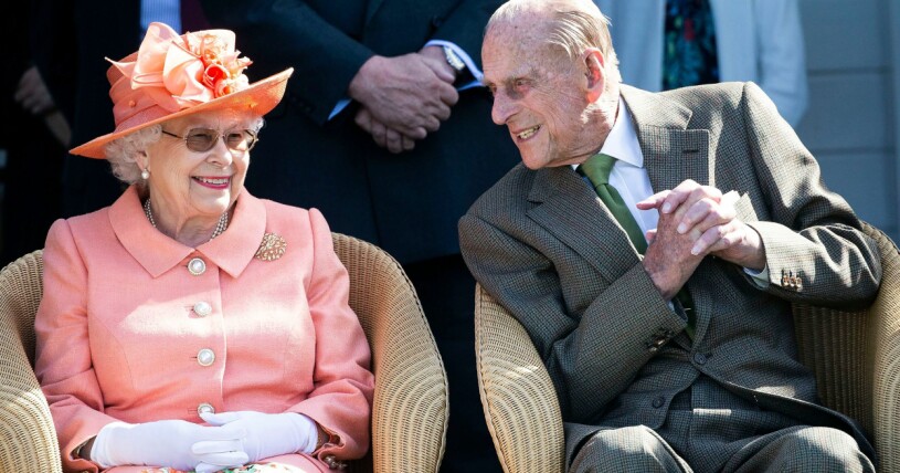 Drottning Elizabeth och prins Philip ler