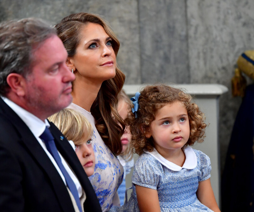 Christopher O'Neill, prins Nicolas, prinsessan Madeleine, prinsessan Leonore och Prinsessan Adrienne vid prins Julians dop i Drottningholms slottskyrka i somras. Prinsessan Madeleine på prins Julians dop