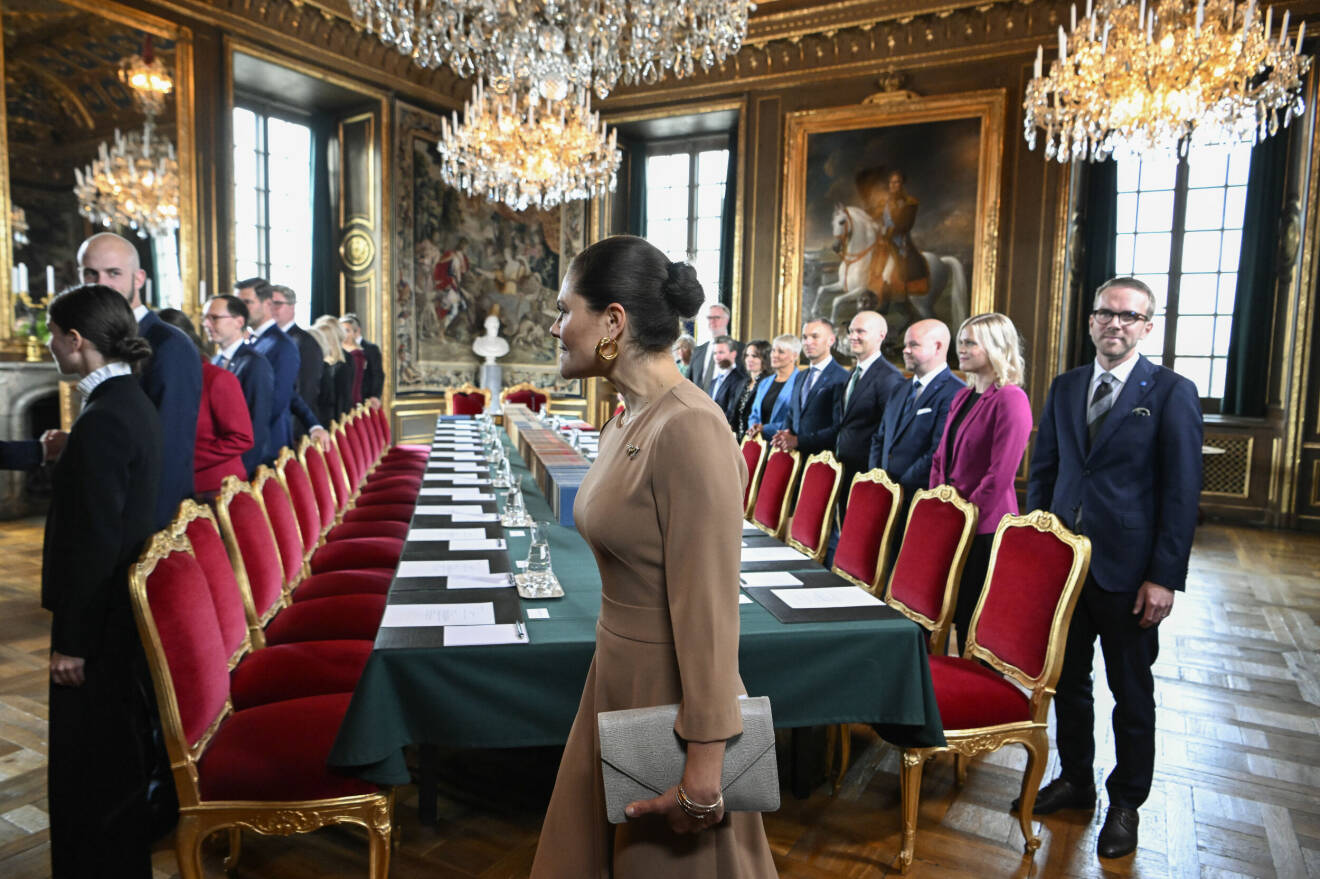 Kronprinsessan Victoria och nya regeringen under skifteskonseljen på Kungliga slottet 2022
