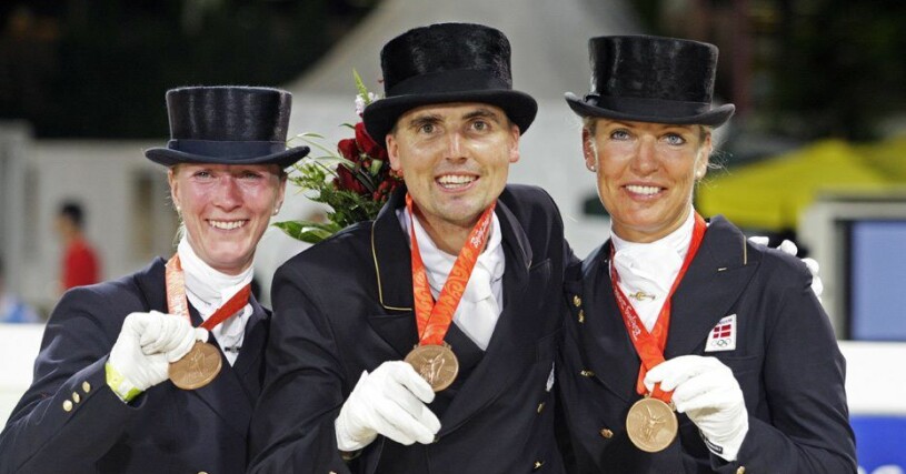En av Danmarks bästa prestationer i OS någonsin, bronsmedaljen i Hongkong 2008. Nathalie zu Sayn-Wittgenstein, Andreas Helgstrand och Anne van Olst red i laget.
