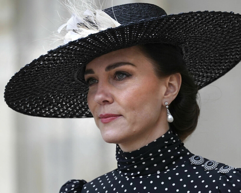 Kate i dagens största hatt.