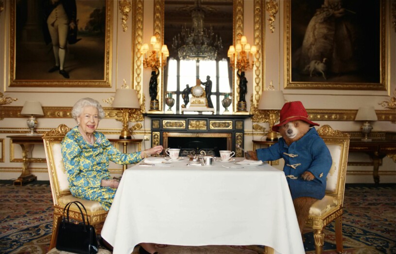 Fantastiska klippet som fick alla att skratta! Drottning Elizabeth