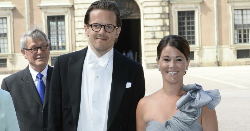 Emma Pernald med make Tomas Jonsson kommer till Slottet inför bröllopet mellan prinsessan Madeleine och Christopher O'Neill 2013. Emma Pernald med make Tomas Jonsson kommer till Slottet inför bröllopet mellan prinsessan Madeleine och Christopher O'Neill