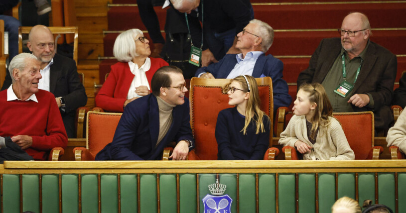 Estelle hade med sig en kompis till tennisturneringen på fredagen.