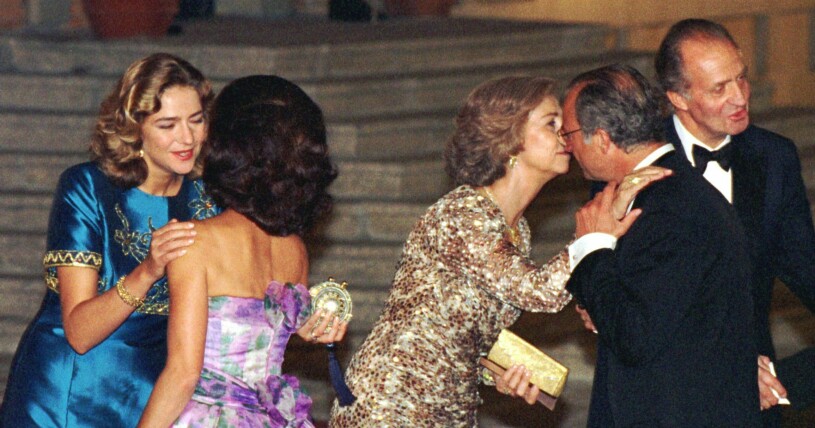 Prinsessan Cristina och drottning Sofia hälsar på drottning Silvia och kung Carl gustaf, 1997. Prinsessan Cristina, drottning Silvia, drottning Sofia och Carl Gustaf och exkungen Juan Carlos