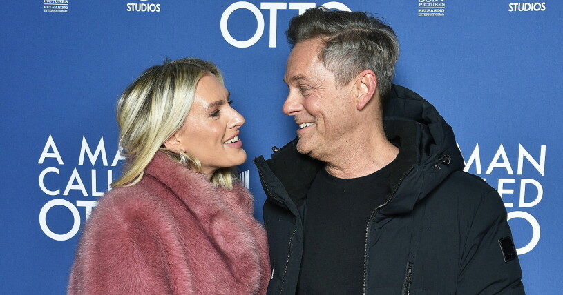 Niclas bekräftade relationen med Rebecca under hösten 2022. Niclas Wahlgren,Rebecca Hjelt Vimmel på galapremiären av filmen "A Man Called Otto" på Rigoletto. Stockholm 2022