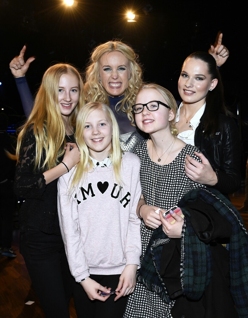 Jenny Strömstedt med barnen Vanna, Kitty, Mika och Maja Strömstedt Let's Dance 2015