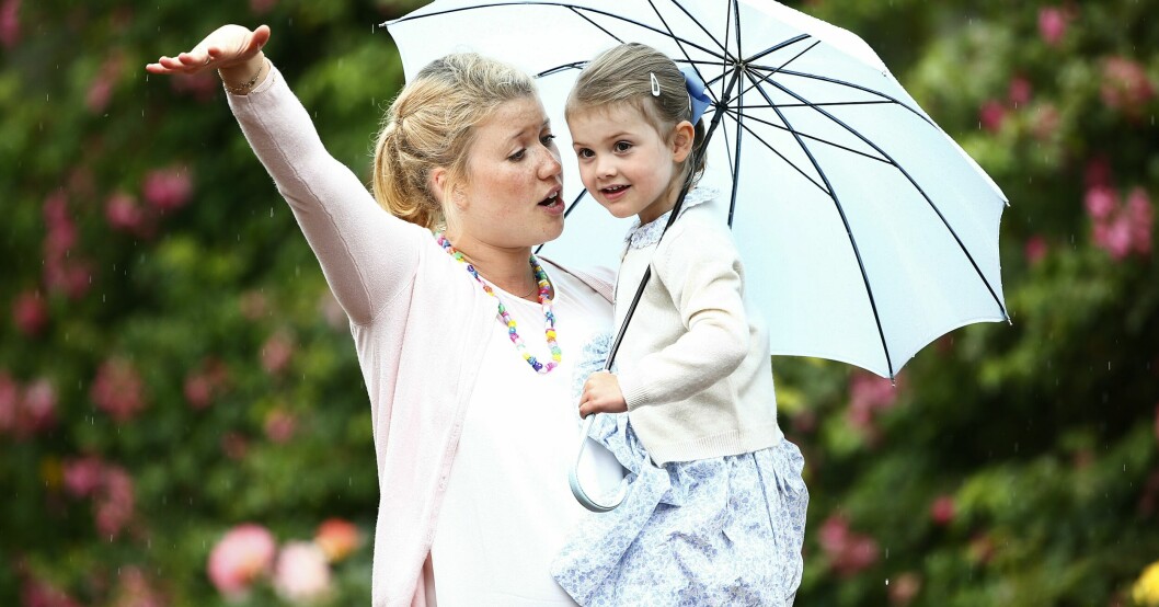 Prinsessan Estelle med sin tidigare barnflicka Katie Millington.