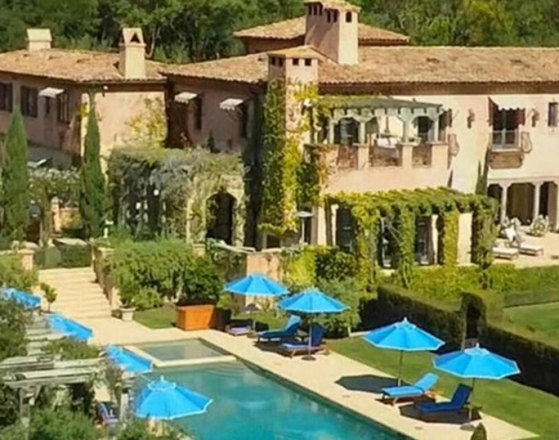 Drömmen om Italien i amerikansk tappning, en och en halv timme med bil från Los Angeles. Meghans och Harrys hus i Montecito Santa Barbara Kalifornien