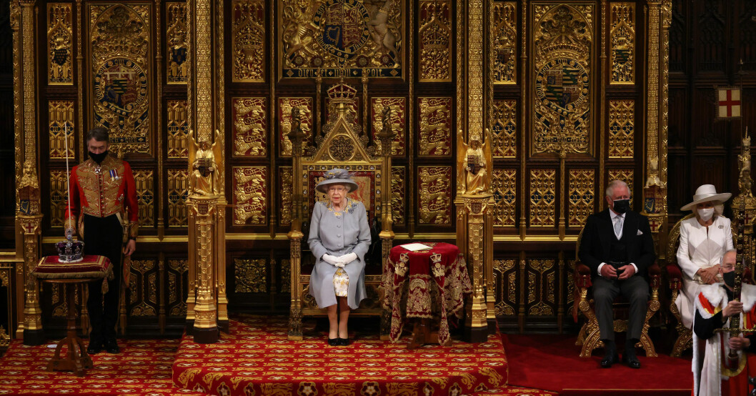 Här satt drottningen medan "gisslan" hölls i Buckingham Palace. Drottning Elizabeth, prins Charles och hertiginnan Camilla