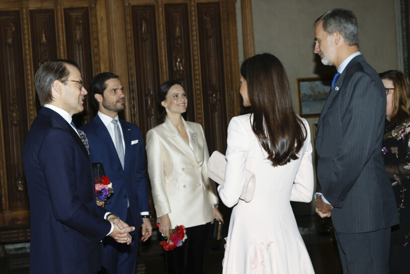 Alla ser korta ut bredvid 197 centimeter långe kung Felipe! Daniel Carl Philip Sofia Letizia Felipe Statsbesök Spanien