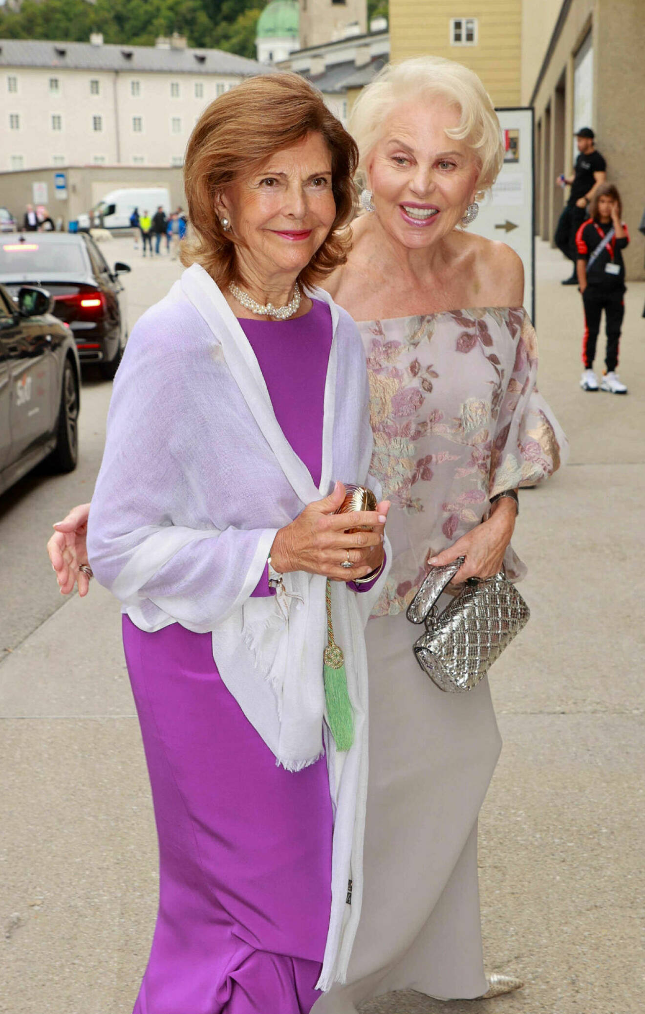 Drottning Silvia och Eva O’Neill tillsammans i Salzburg 2023