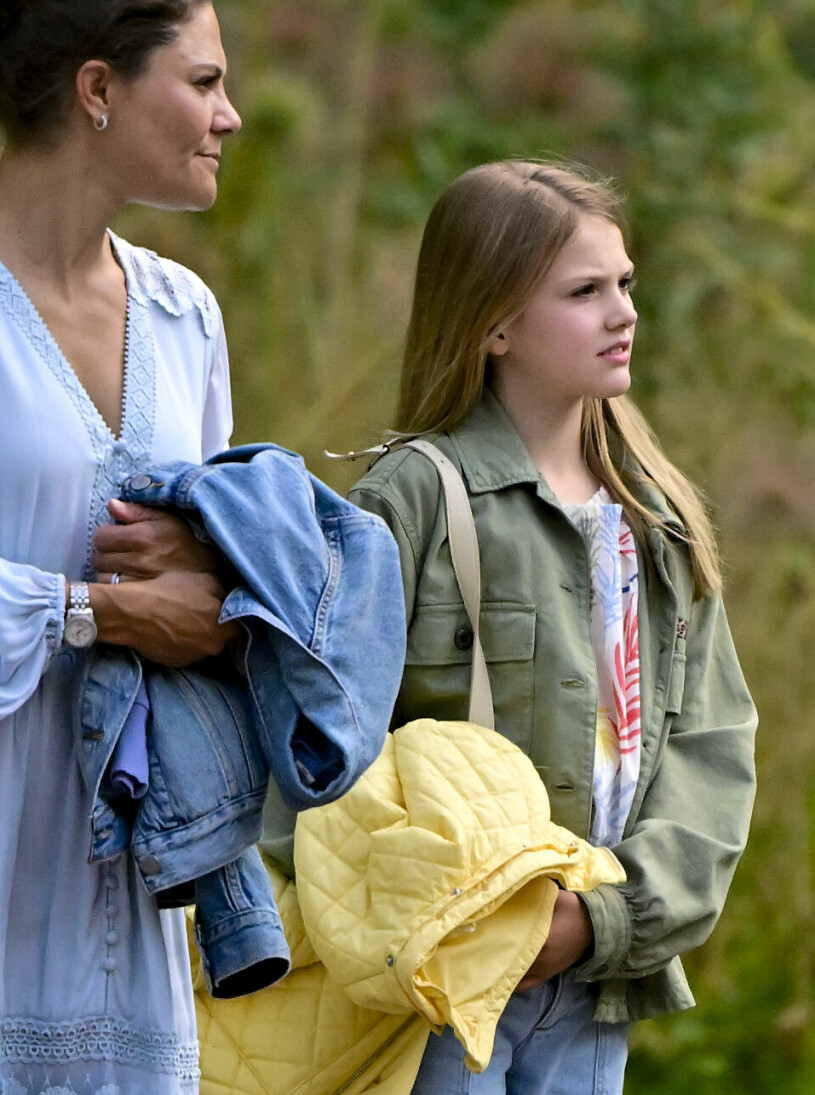 Estelles lilla gröna. Prinsessan Estelle i militärgrön jacka