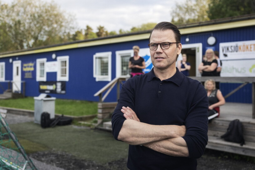 Prins Daniel på Viksjövallen i stockholmsförorten Järfälla där <a target="_blank" href="https://www.aftonbladet.se/sportbladet/a/dl64rJ/prins-daniel-jag-vill-att-barnen-ska-fa-uppleva-det">Sportbladet</a> gjorde intervjun. Prins Daniel Sportbladets intervju om barn rörelse och idrott Viksjövallen Järfälla