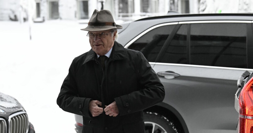 Kung Carl Gustaf har fått hård kritik efter sitt svar i SVT-dokumentären Sveriges sista kungar. Kung Carl Gustaf