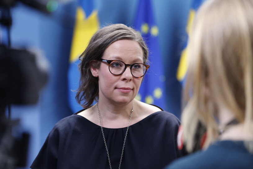 Migrationsminister Maria Malmer Stenergard blev utfrågad kring Chris och Madeleines flytt till Sverige. Migrationsminister Maria Malmer Stenergard (M) under en pressträff rörande en nyhet om behovsprövad arbetskraftsinvandring på fredagen.