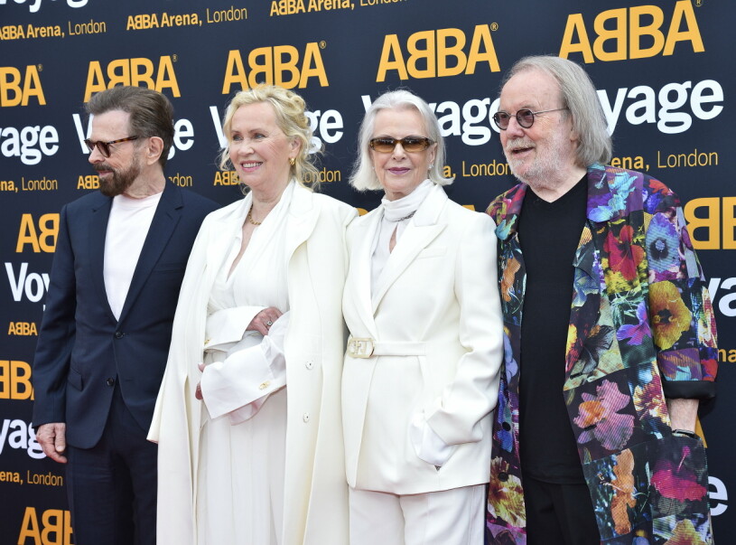 Benny Andersson fick mycket uppmärksamhet för den dyra kaftanen han bar på premiären av ABBA Voyage. ABBA, Björn Ulvaeus, Agnetha Fältskog, Anni-Frid Lyngstad, Benny Andersson Vimmel på röda mattan till ABBA Arena, Queen Elizabeth Olympic Park, inför kvällens galapremiär av Abba Voyage.