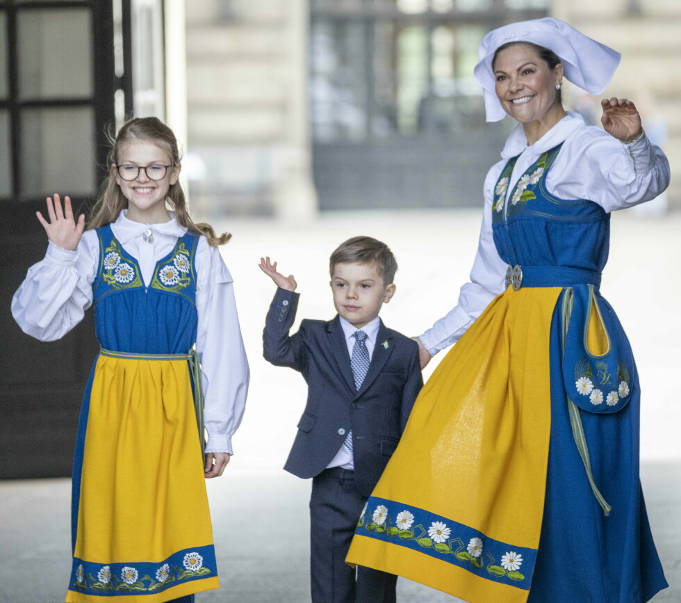 Kronprinsessan Victoria, prinsessan Estelle och prins Oscar Kronprinsessan Victoria, prinsessan Estelle och prins Oscar