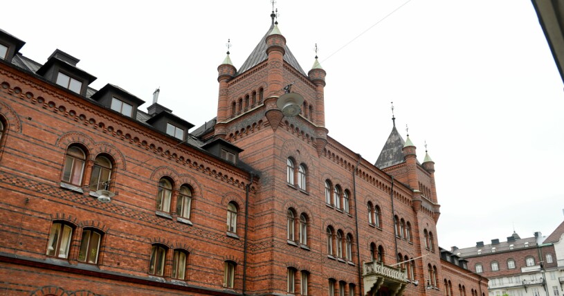 Lyxiga lägenheten är placerad mitt i hjärtat av Östermalm!