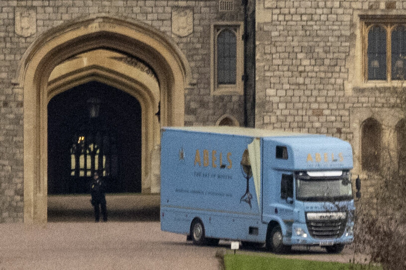 Flyttlassen rullar på Windsor Castle. Flyttbil på Windsor Castle