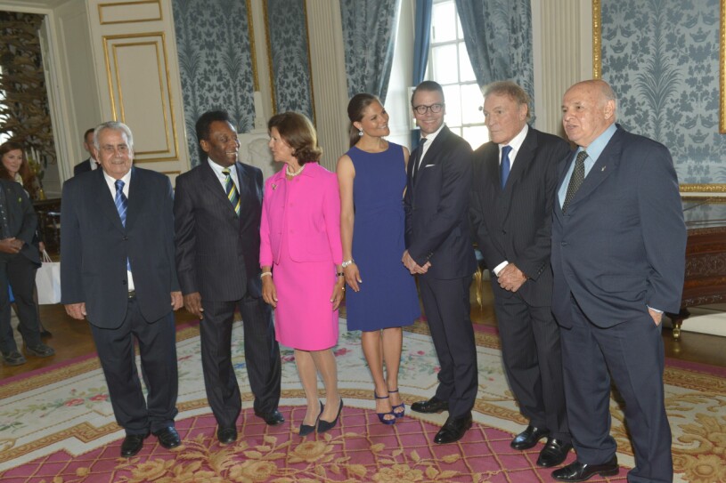 Pelé träffade nuvarande kungafamiljen på kungliga slottet 2012.